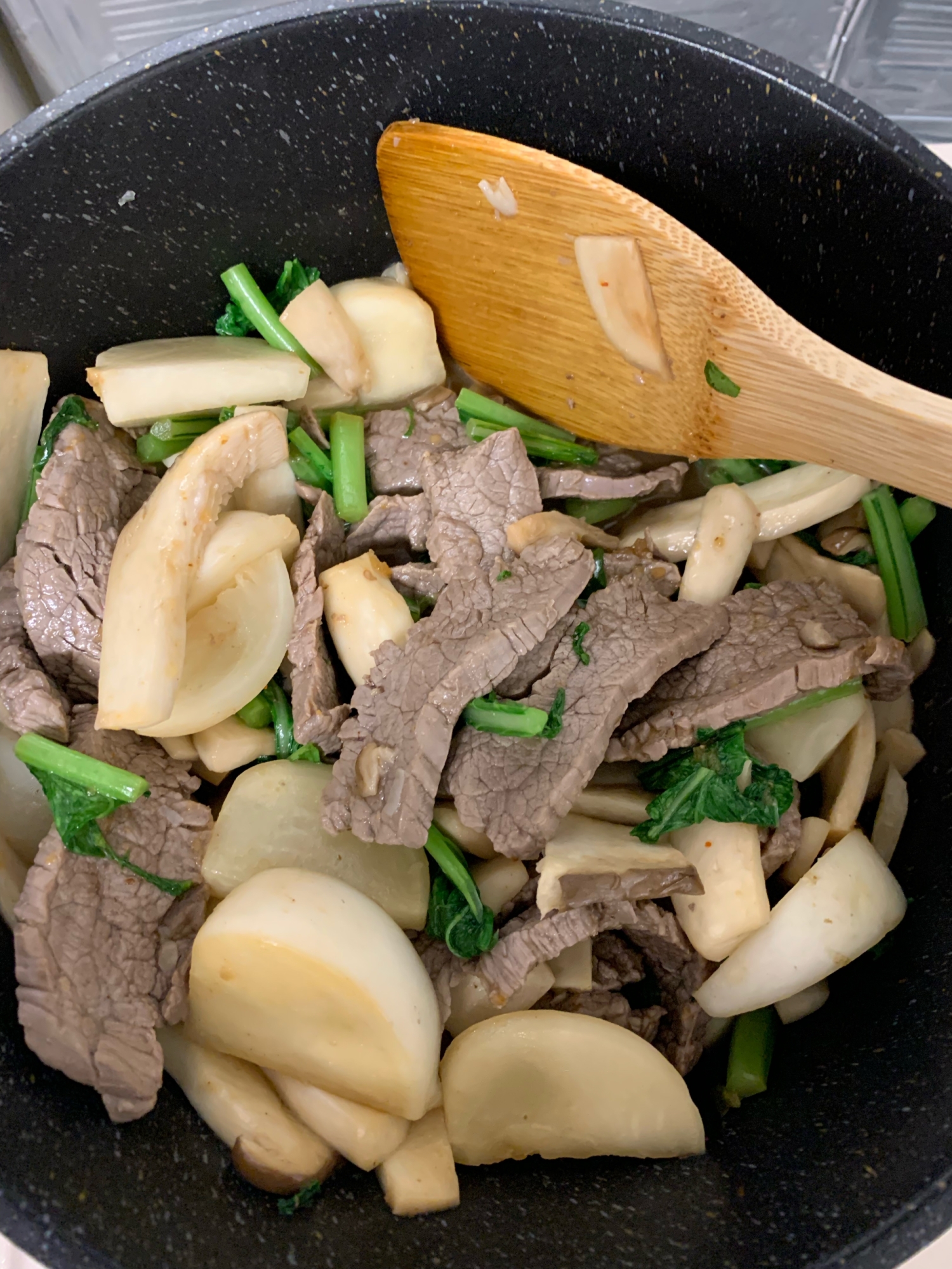 牛肉とカブとエリンギのポン酢炒め