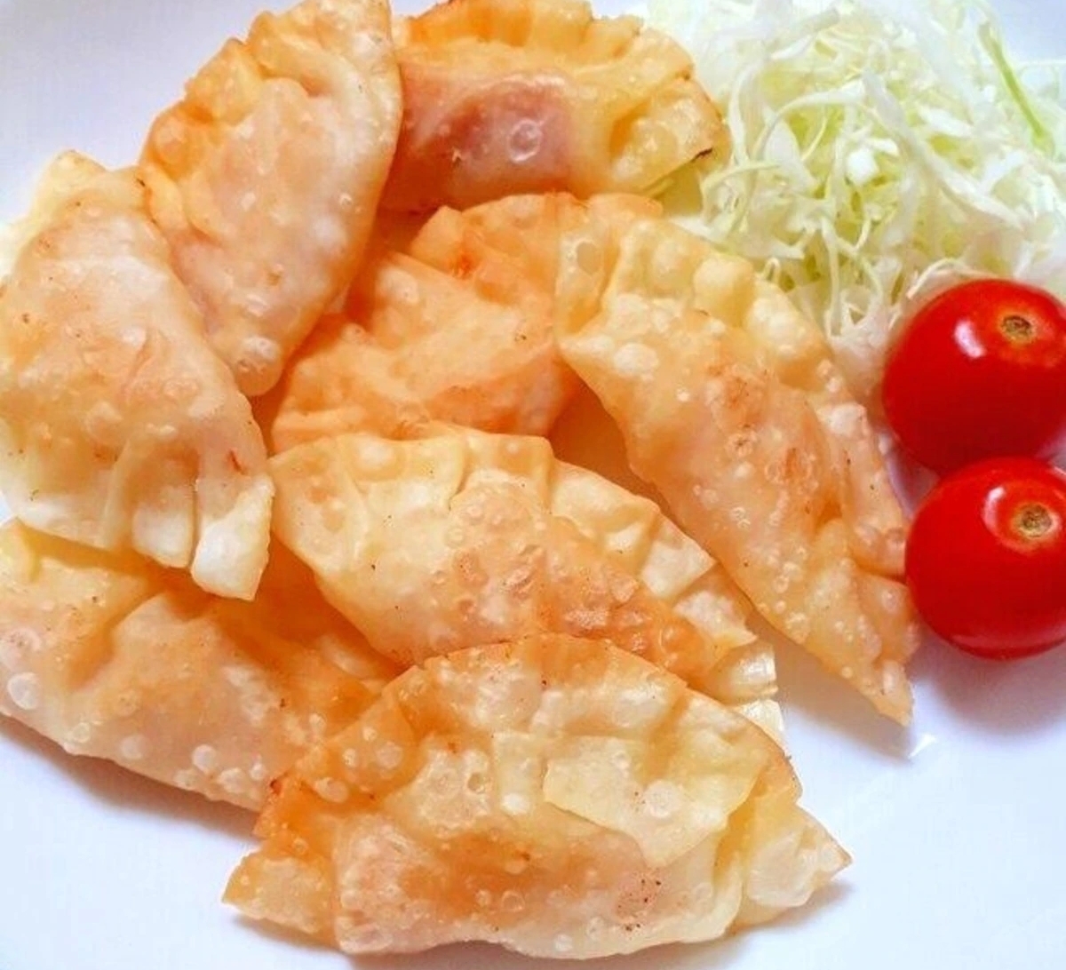 箸が止まらない！ハムチーズのパリパリ揚げ餃子