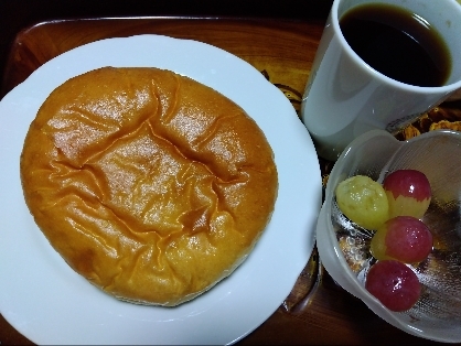 あんパンとフルーツが朝食になりました（笑）