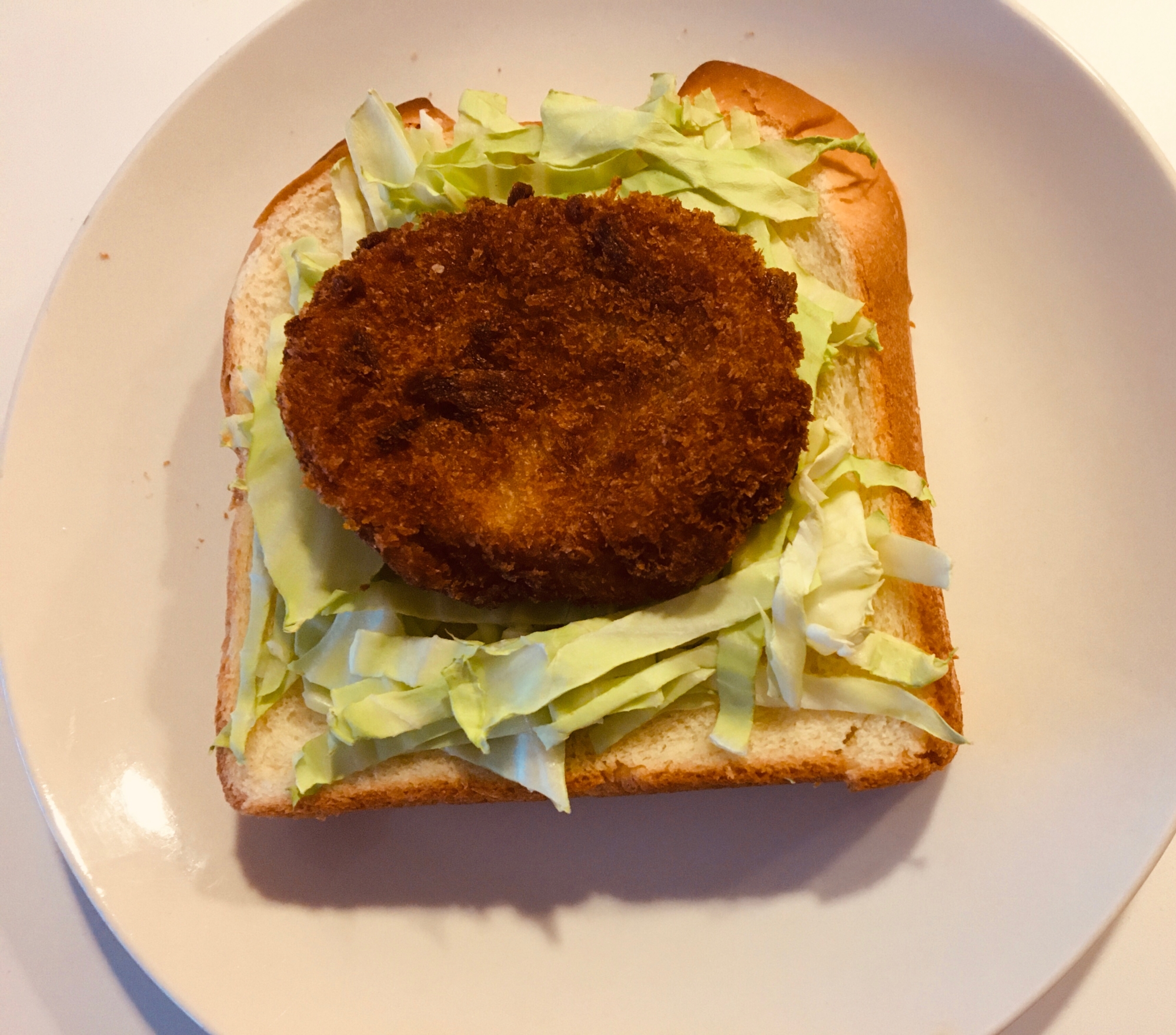 食パンでコロッケパン！