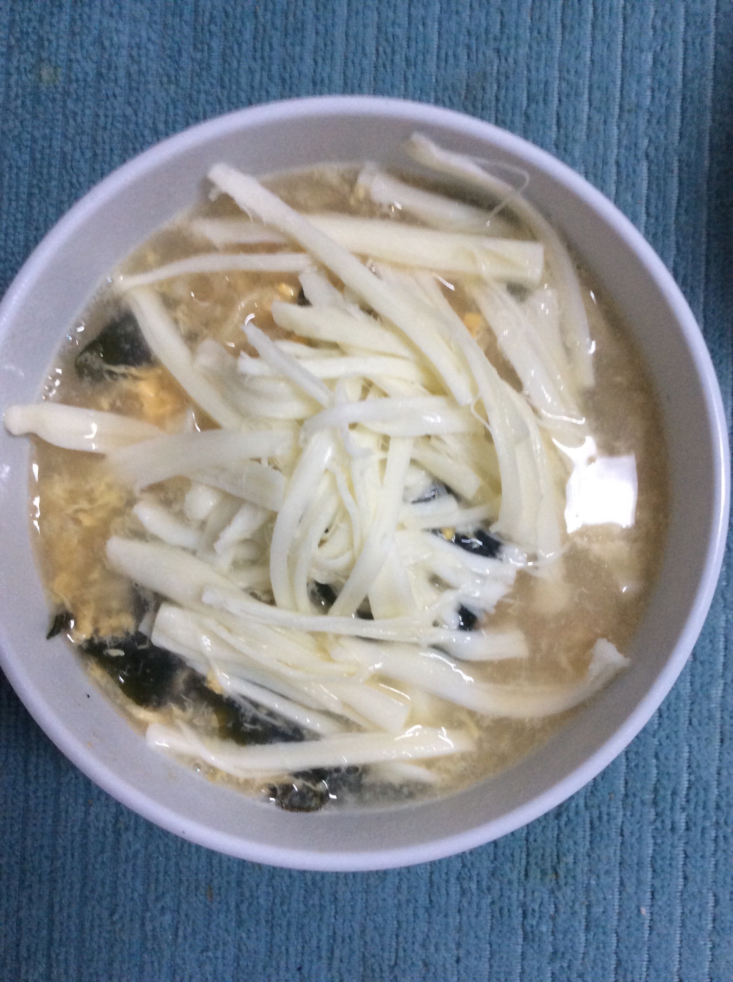 割けるチーズ入り♪卵とじラーメン