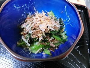 小松菜のレシピをありがとうございます♪
サッパリ美味しく頂きました♪鰹節がピッタリ!美味しかった～（＾-＾）ご馳走さまでした！
