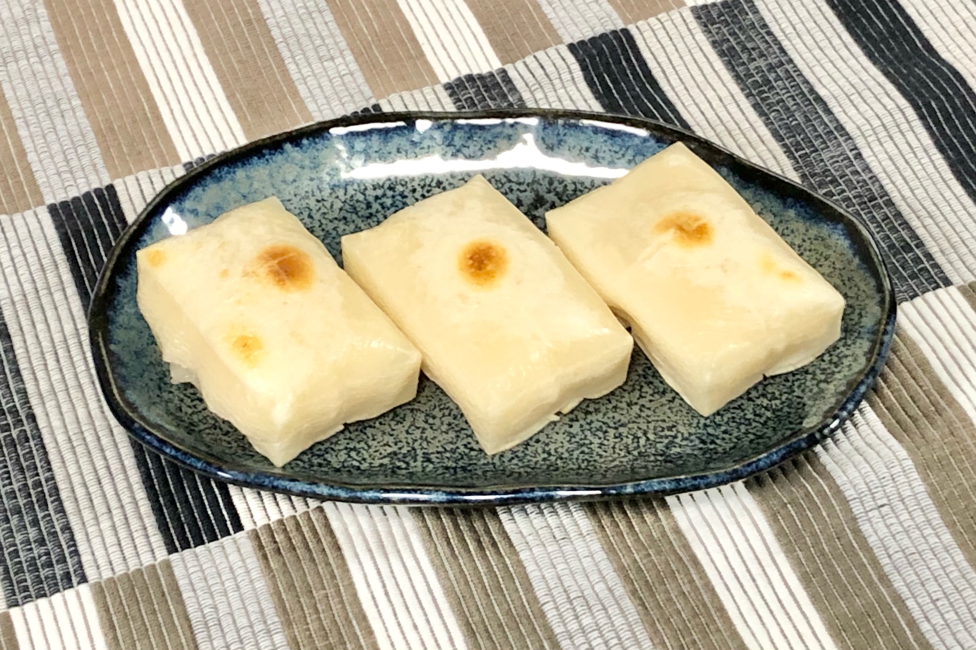 簡単 フライパンで外はカリカリなお餅の焼き方 レシピ 作り方 By くろみつきなこもち 楽天レシピ