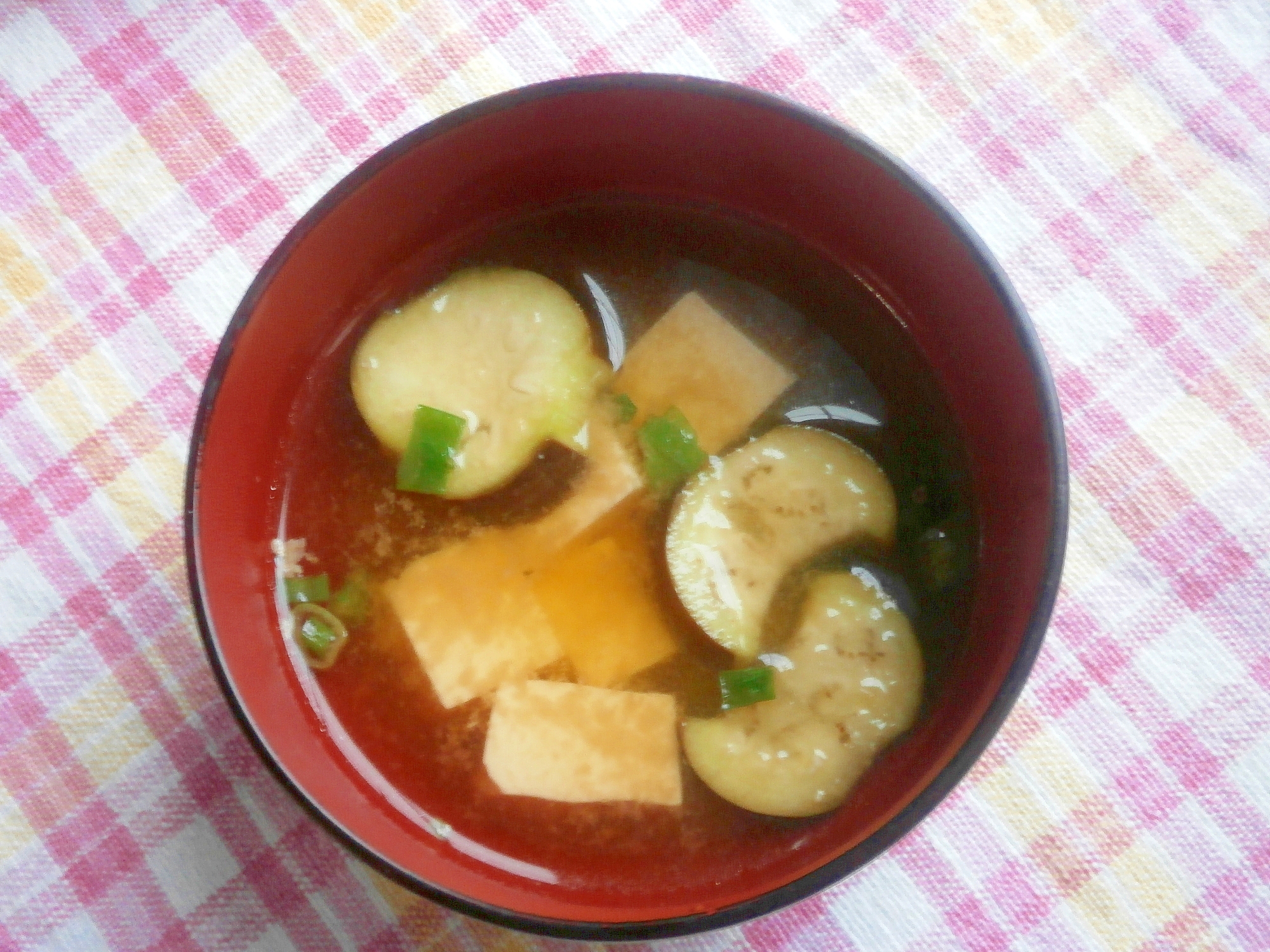 豆腐・ナスの味噌汁