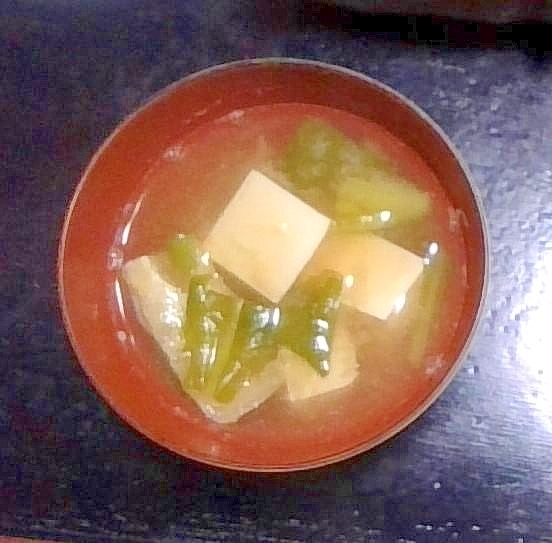 小松菜・木綿豆腐・油揚げの味噌汁