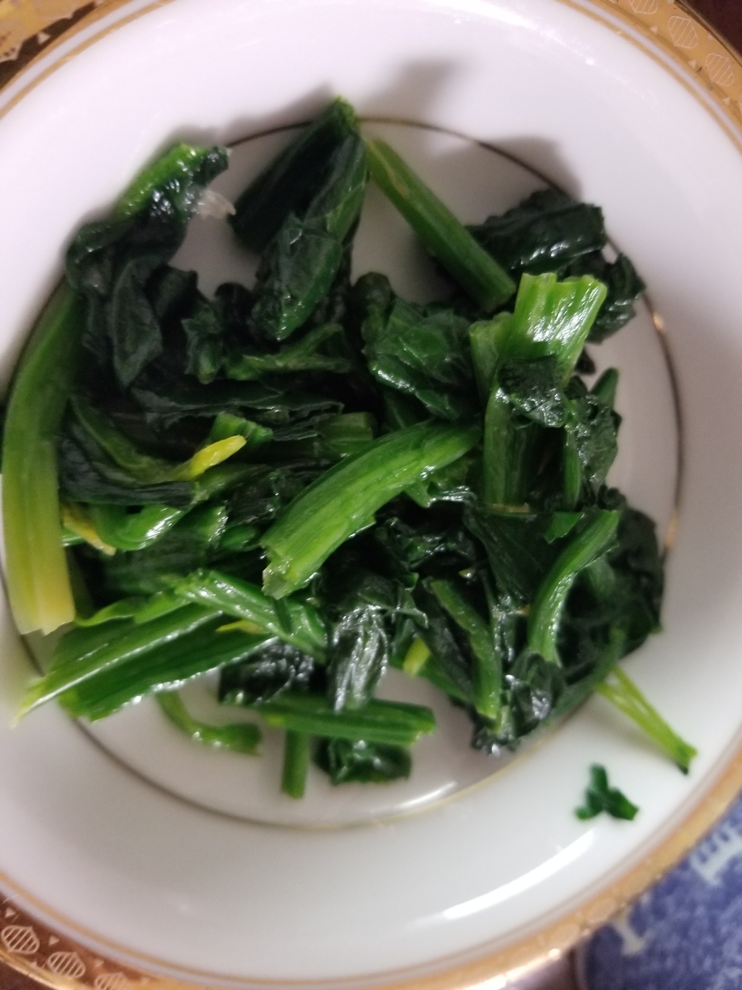 ピリッとパンチのきいたほうれん草のにんにく和え