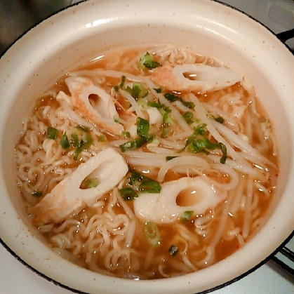 もやしと竹輪の味噌ラーメン