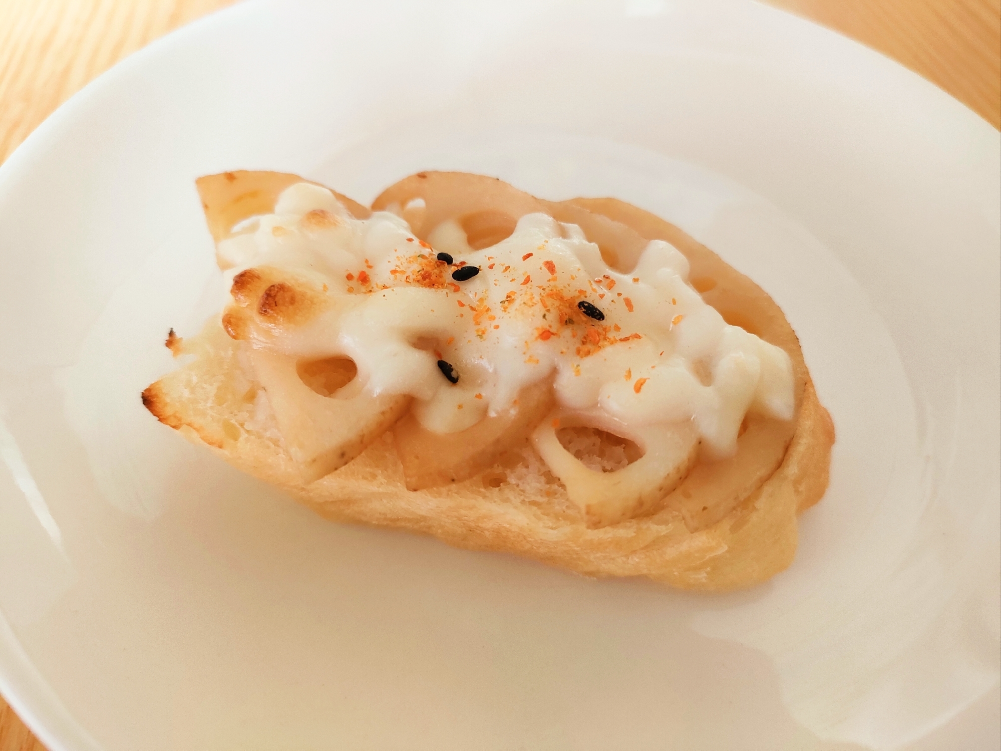 ピリ辛☆れんこんの国産チーズトースト