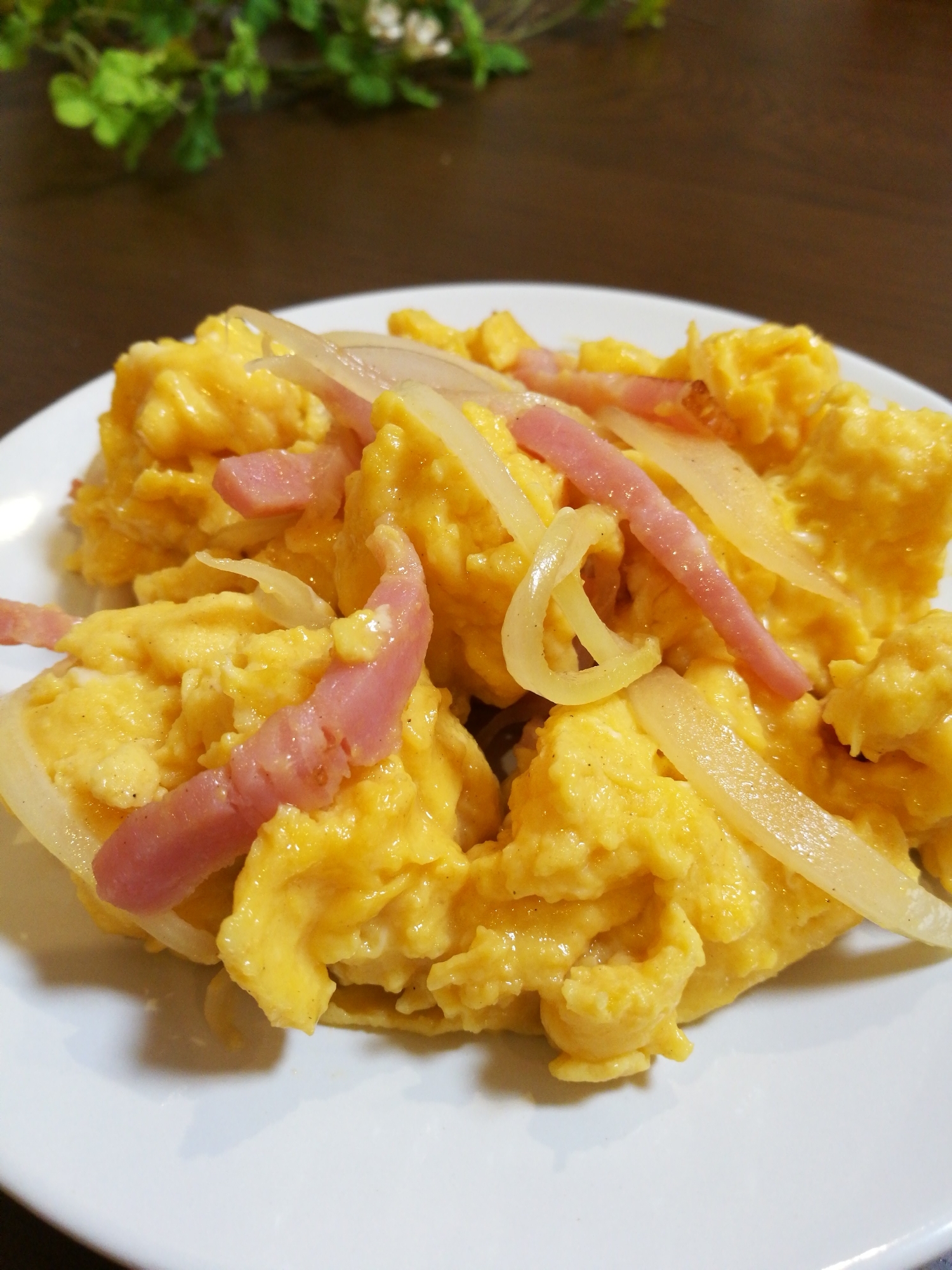付け合せに✳ふわふわ卵のベーコン玉ねぎ炒め