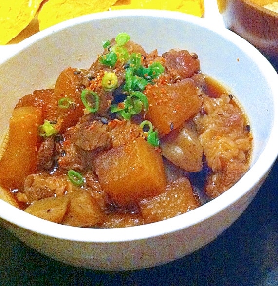 牛 セール すじ 煮込み 普通 の 鍋