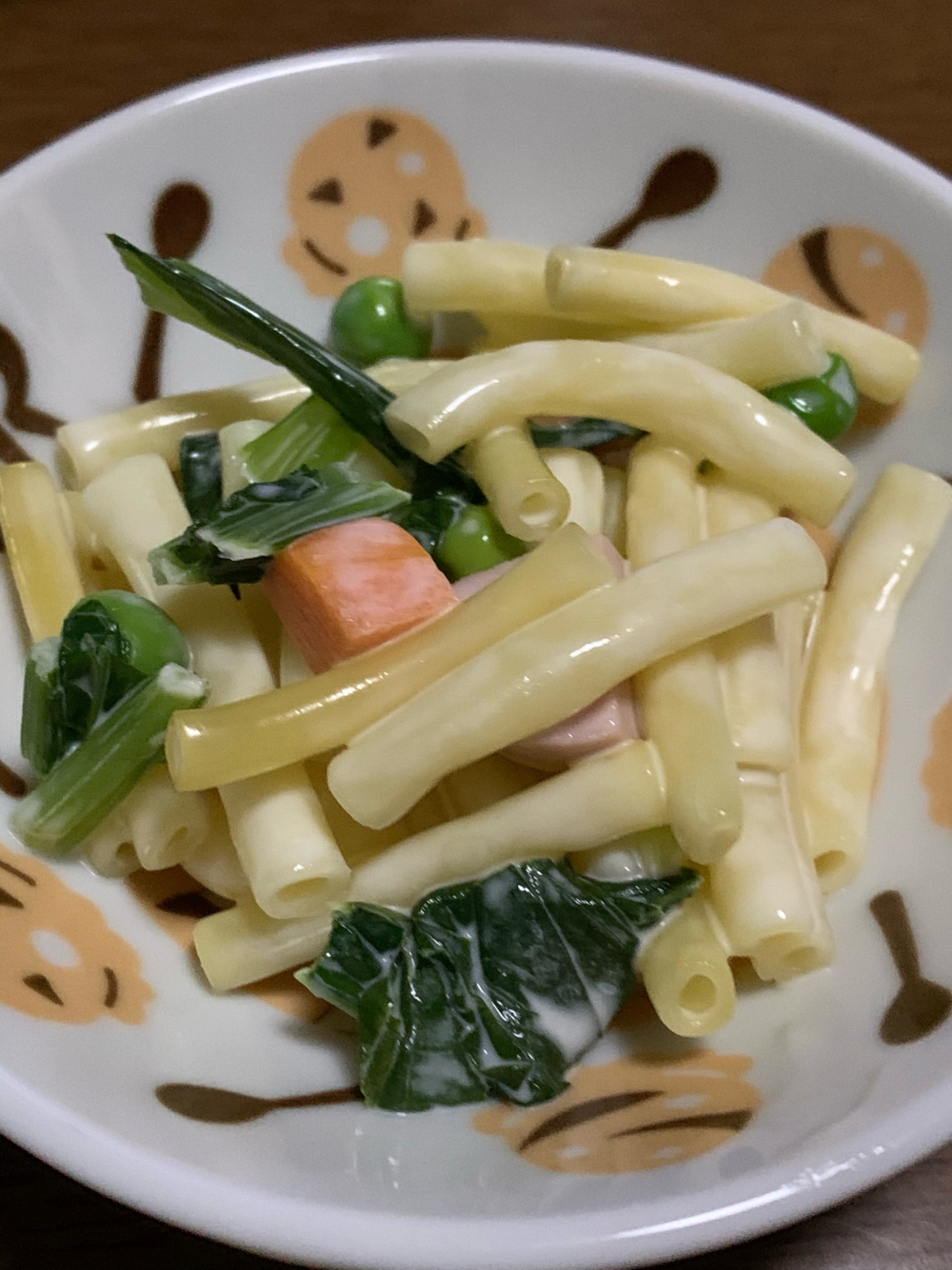 魚肉ソーセージと小松菜のマカロニサラダ