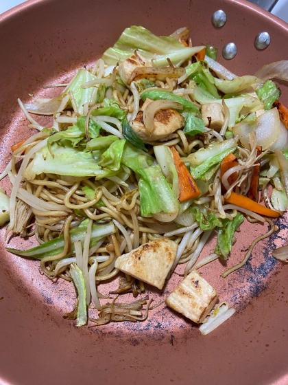 しめじとキャベツの塩やきそば〜市販の3食焼きそばで