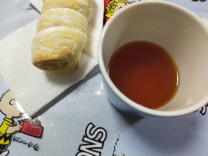 ジオちゃん(*´∇`)ﾉゆず紅茶とチョコレートコロネで美味しかったですヾ(o・ω・)ノ甘いのと紅茶いいねぇ～(’∀’*)