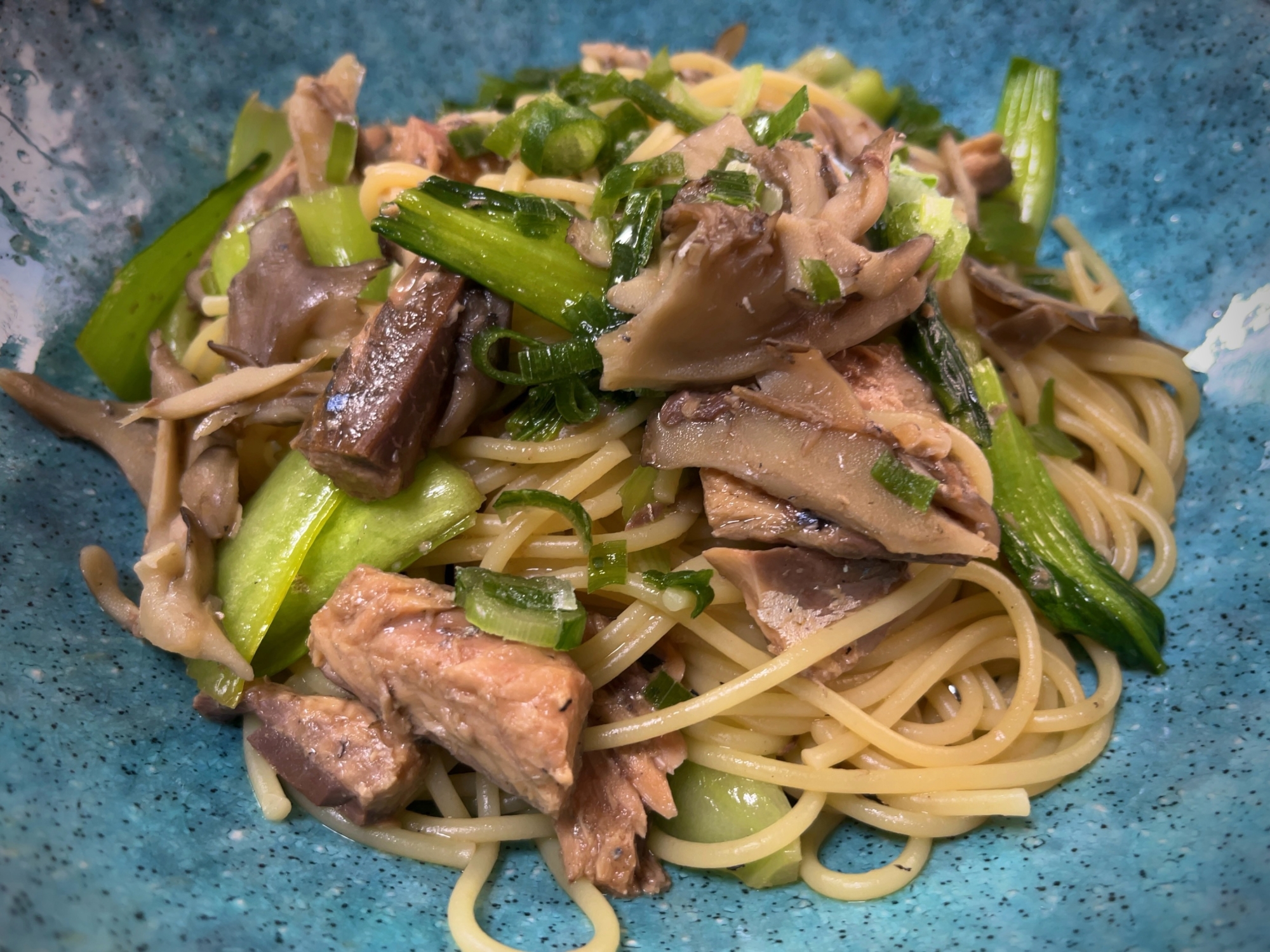 鯖缶と舞茸の和風スパゲティ