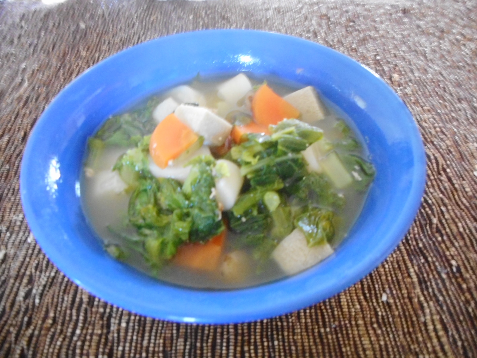 高野豆腐と大根葉と根菜のスープ