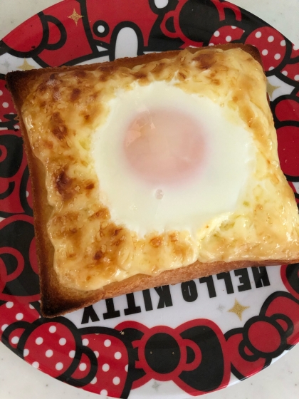 絶品トーストの食べ方！！目玉マヨトースト☆