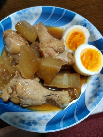 甘辛味がご飯に合う！手羽元・大根・卵のうま煮