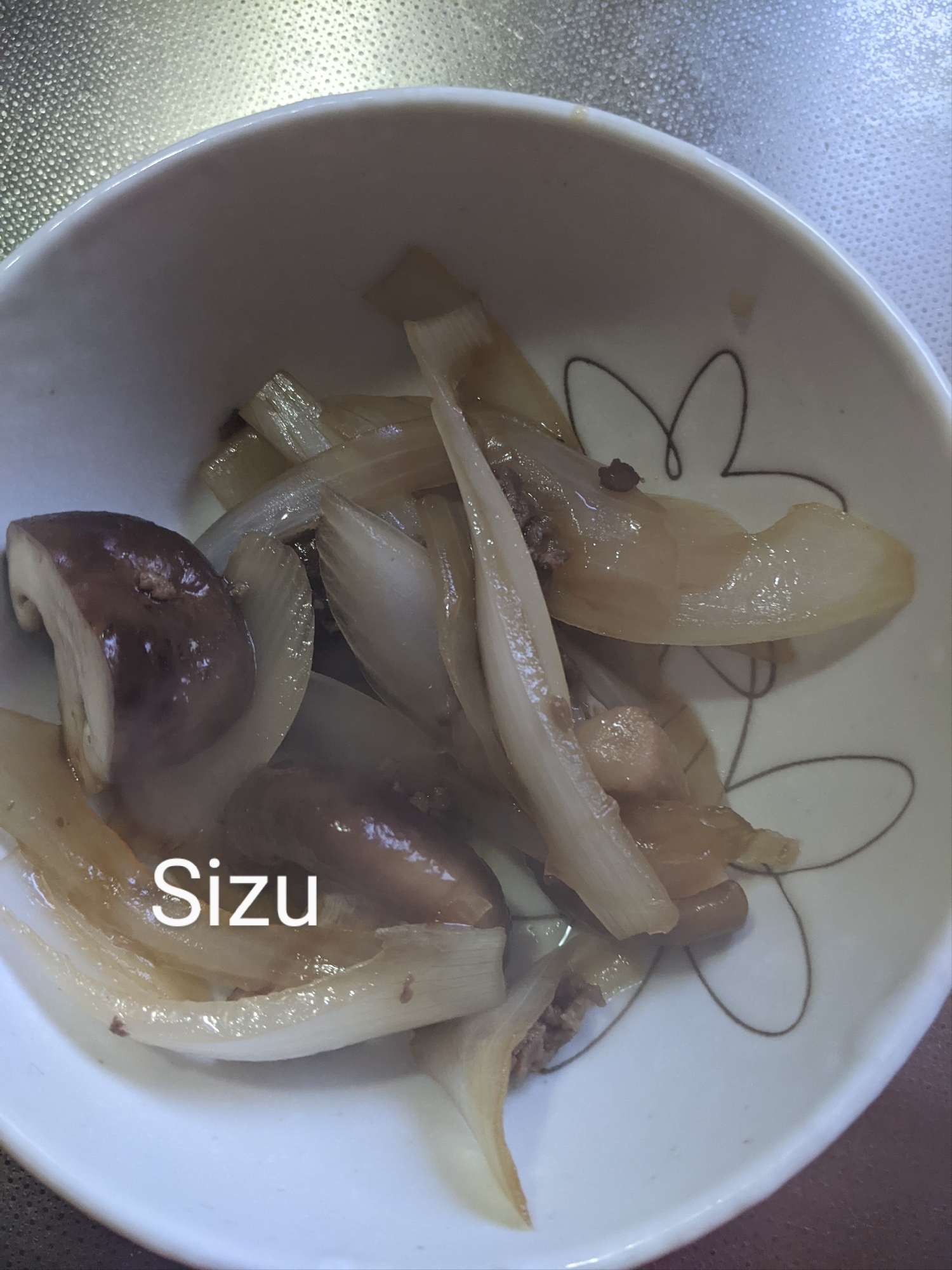 しいたけと玉ねぎのそぼろバター炒め