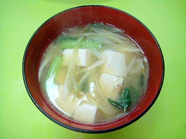 豆腐と小松菜みょうがの味噌汁