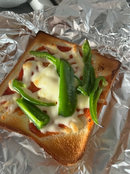 朝からガッツリ☆美味しいピザトースト