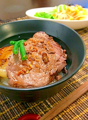 ランプ肉でステーキ丼。