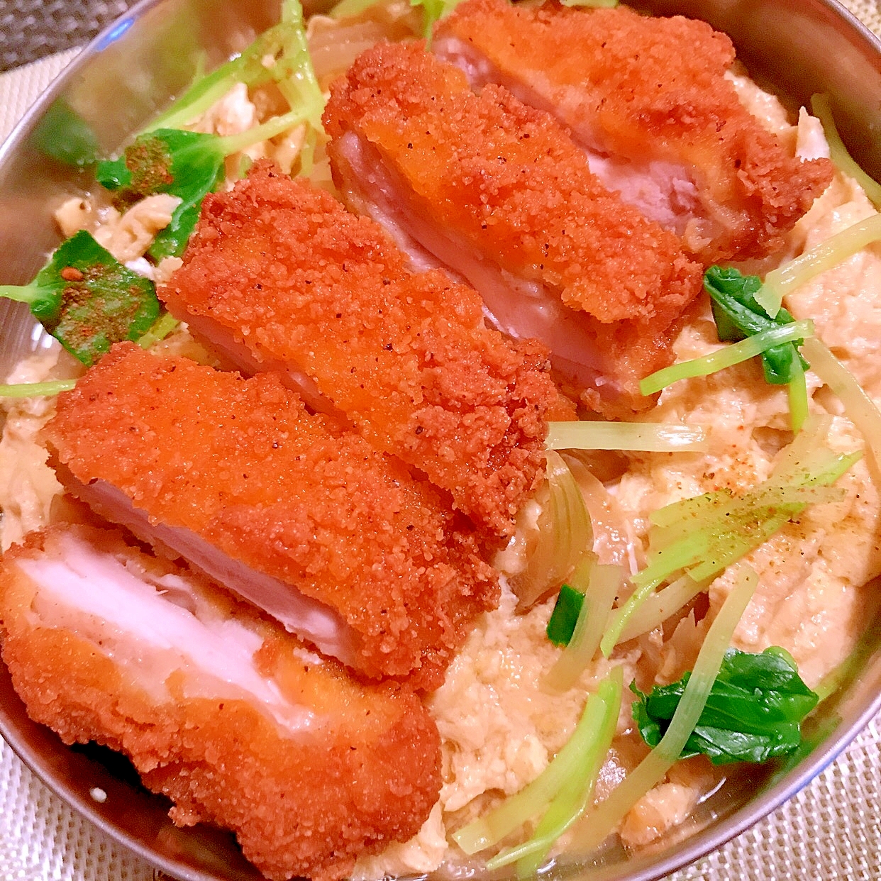 ボリューム満点チキンカツどーん！