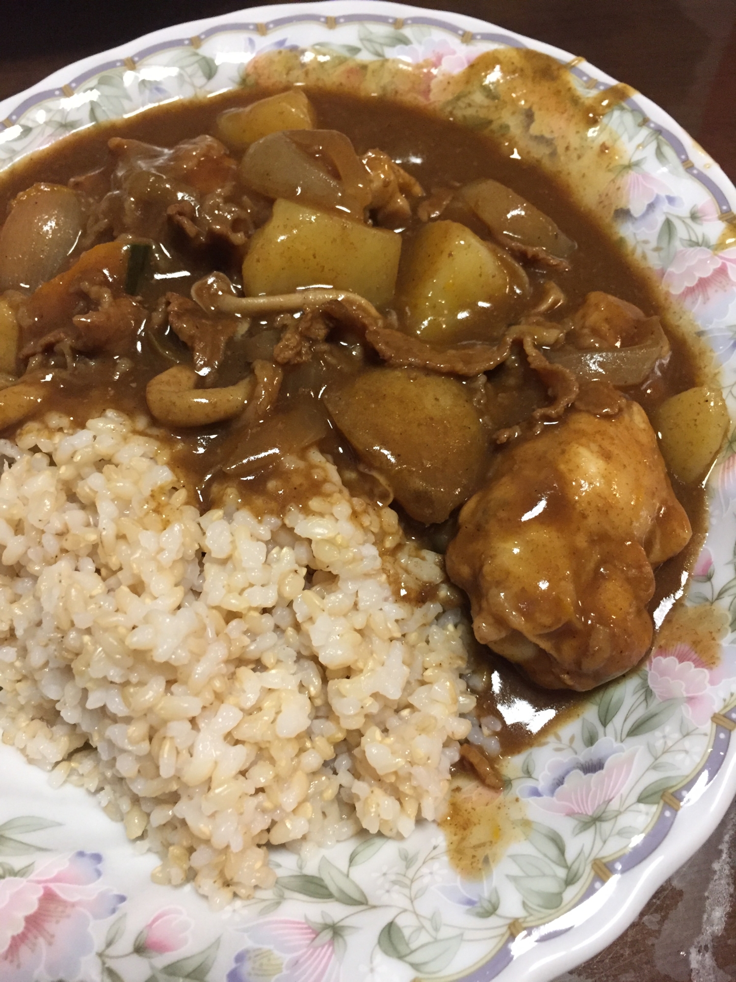 手羽元と牛肉とのコラボ玄米カレー！