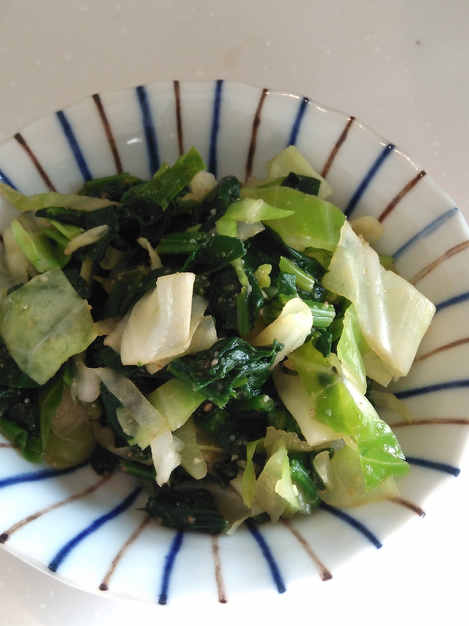 きゃべつとほうれん草の胡麻和え