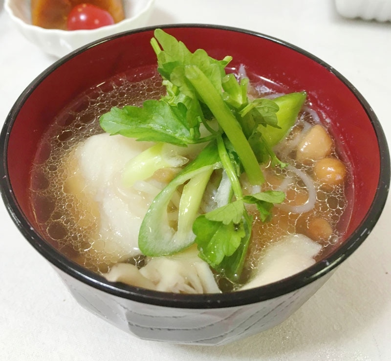 秋田の郷土料理　芋の子汁