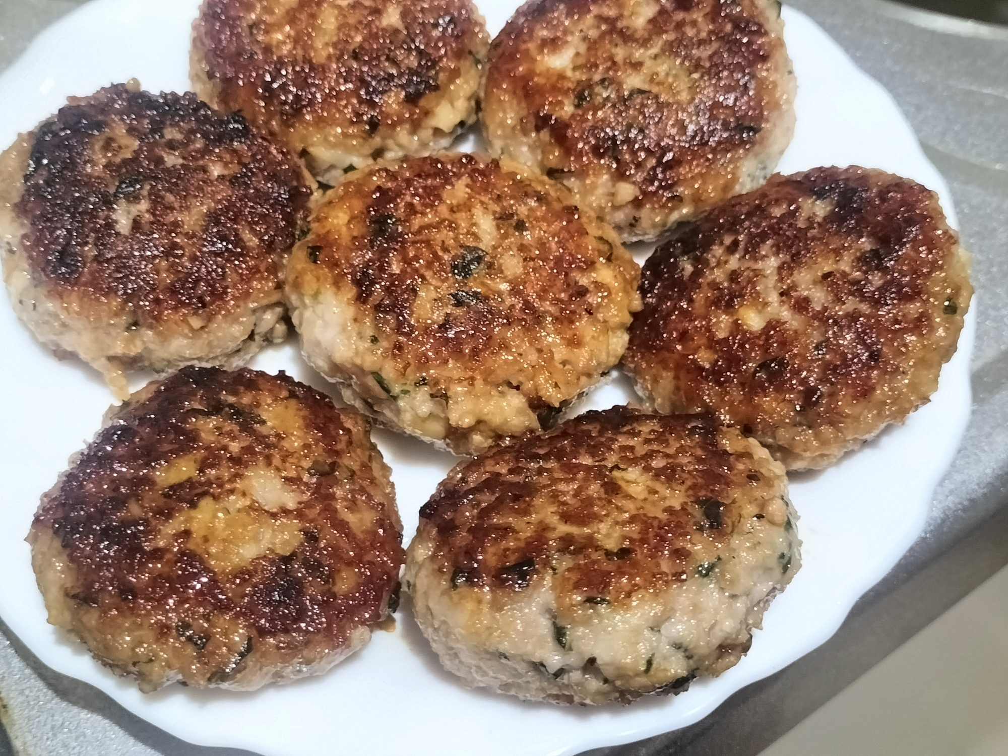 簡単作り置き♪蓮根でシャキ梅シソ豚つくねハンバーグ