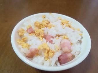 ベーコンと卵の塩バター混ぜご飯
