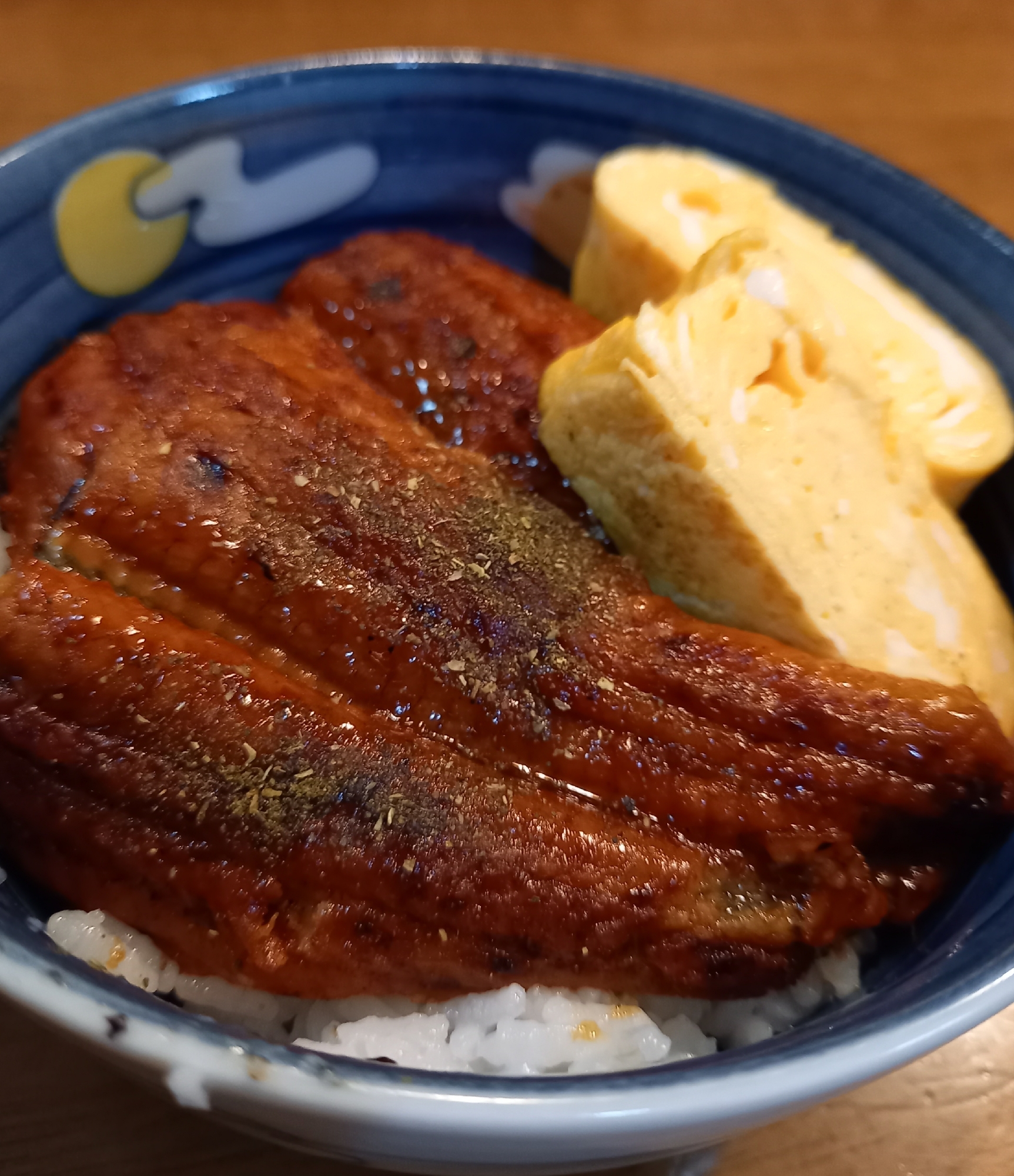 スーパーの鰻がこんがりふわふわ！うな丼