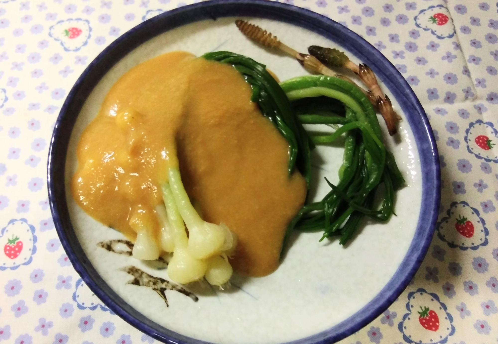ノビルの酢味噌和え　野蒜の酢味噌和え　のびる