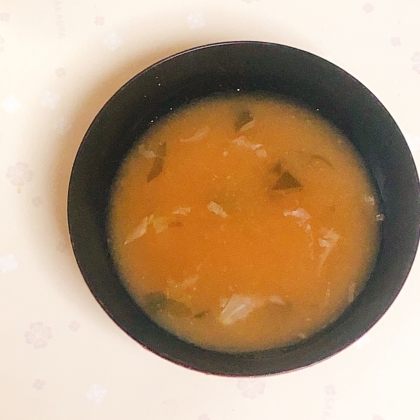 わかめとねぎの赤だし