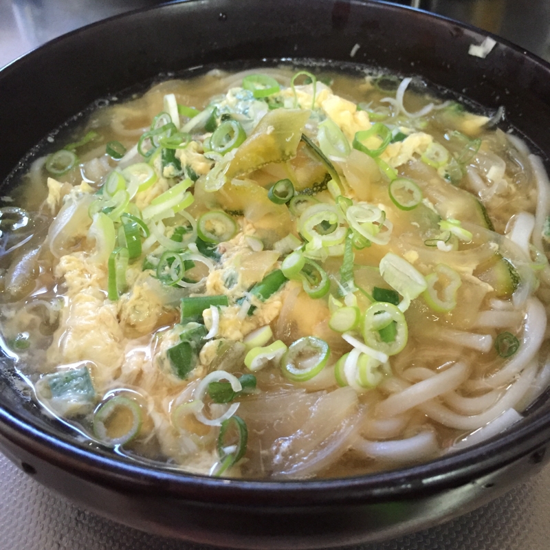 ズッキーニとニラ玉うどん