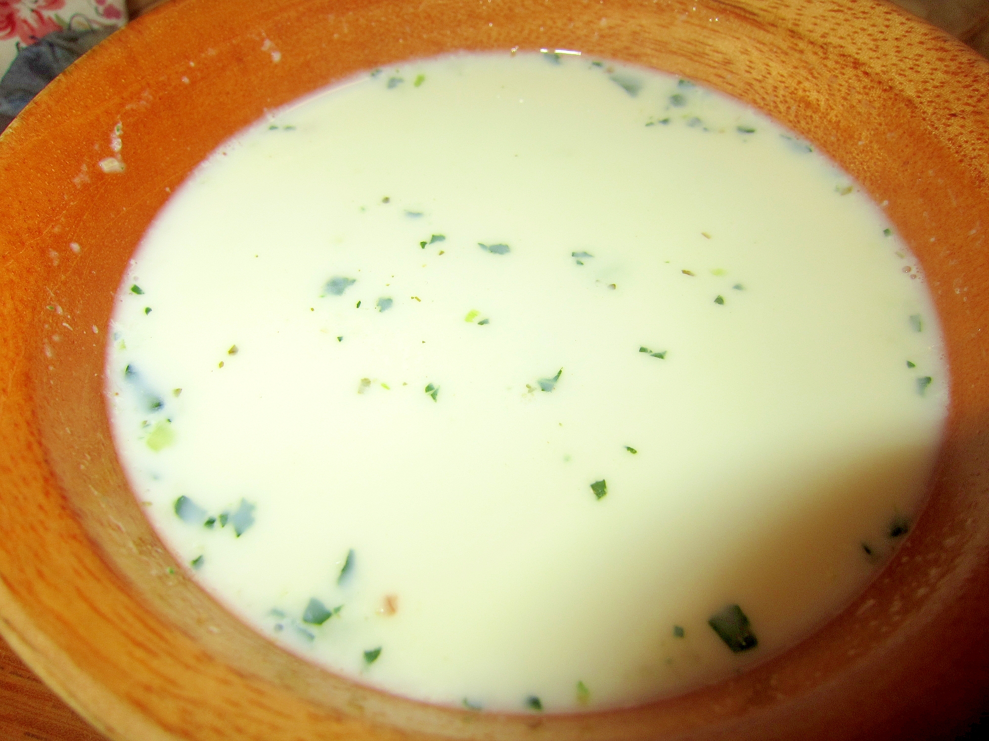 ブロッコリーの牛乳コンソメスープ