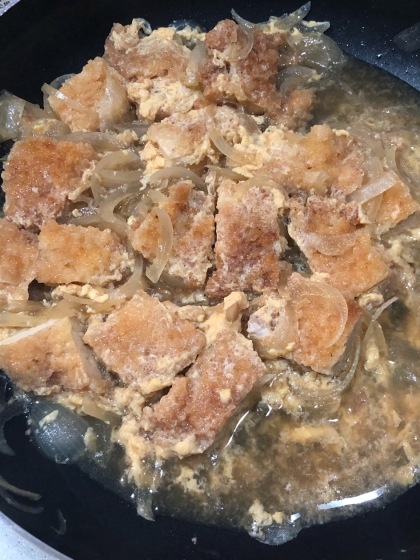 市販のチキンカツをめんつゆで簡単に☆卵とじカツ丼