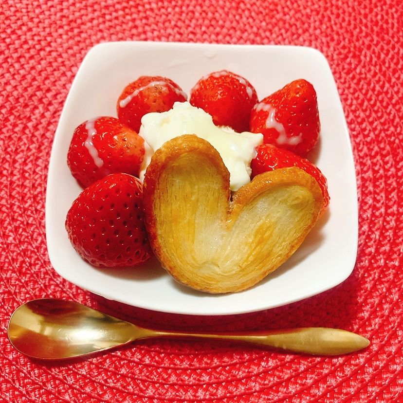 いちごとおかしのおうちパフェ.⋆♡