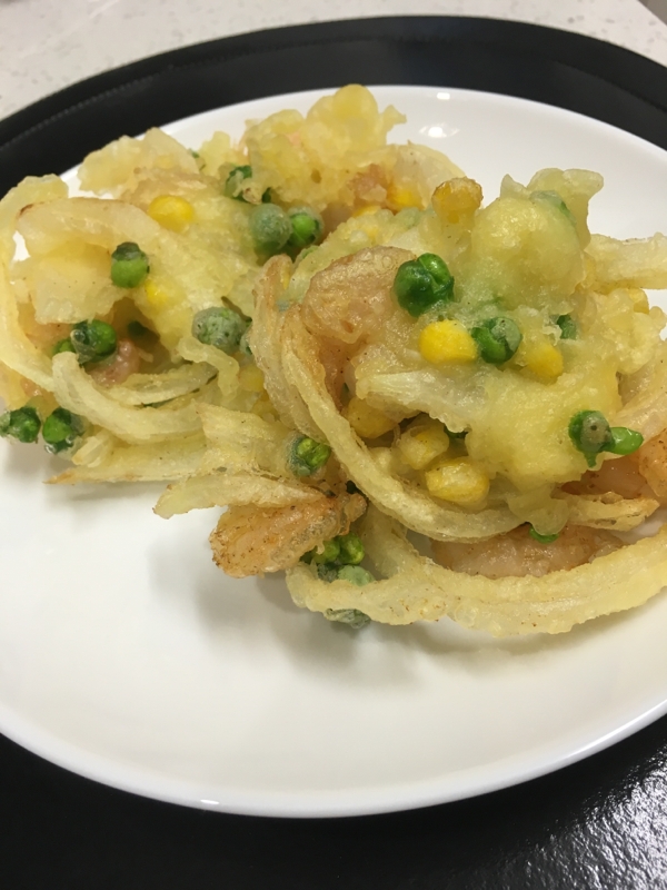 えんどう豆と新玉ねぎのあつあつかき揚げ