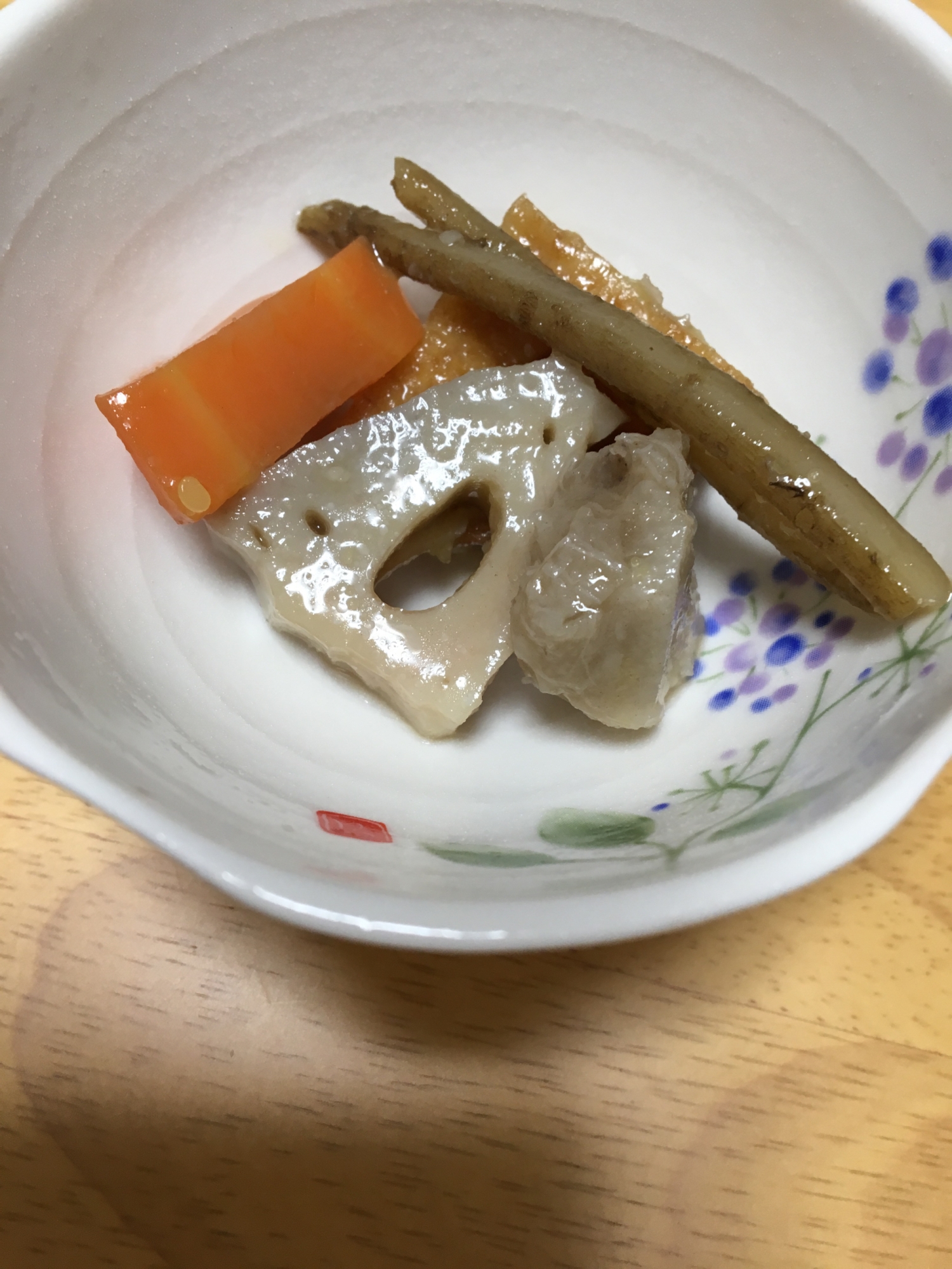 里芋と平天と蓮根と細ごぼうの煮物(*^^*)☆