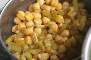 ひよこ豆とふきの和風煮