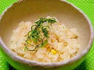 梅干しとトウモロコシの簡単炊き込みご飯