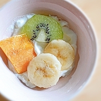 好きな冷凍フルーツdeヨーグルト•.¸¸¸.☆