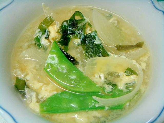 絹さやと玉ねぎ、ワカメの中華スープ