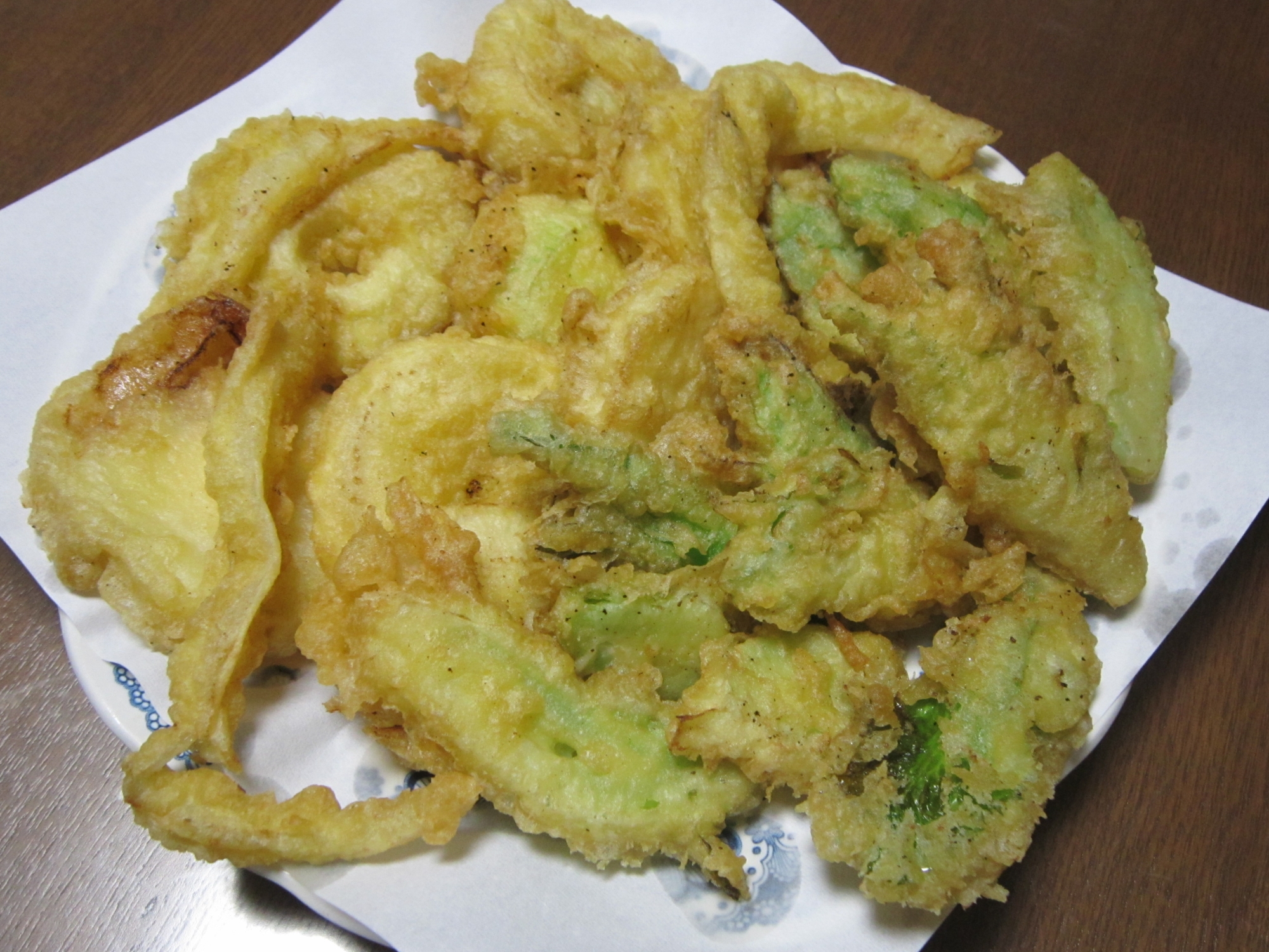 新玉ねぎとつぼみ菜の天ぷら