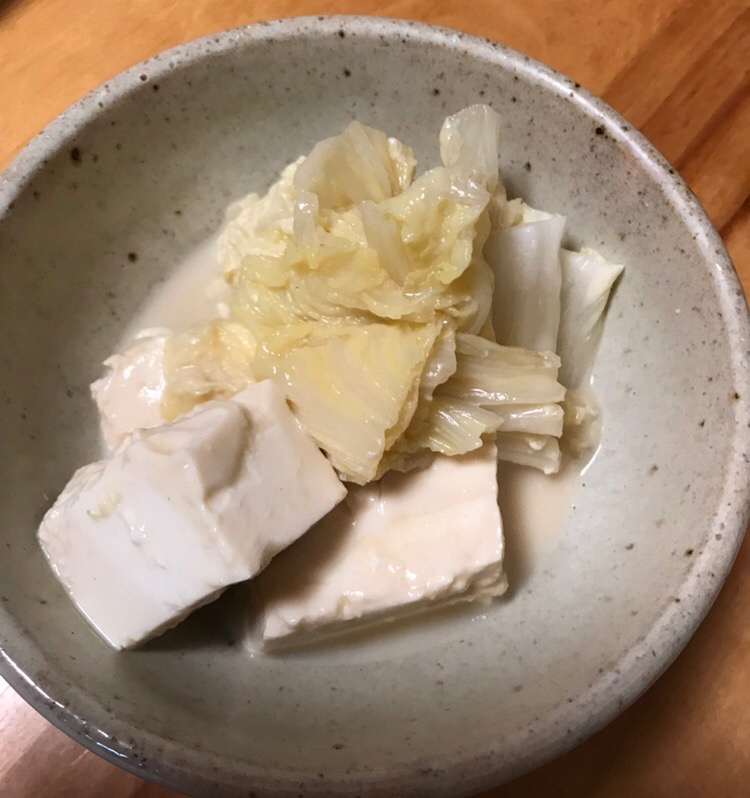 白菜と絹豆腐の豆乳スープ煮