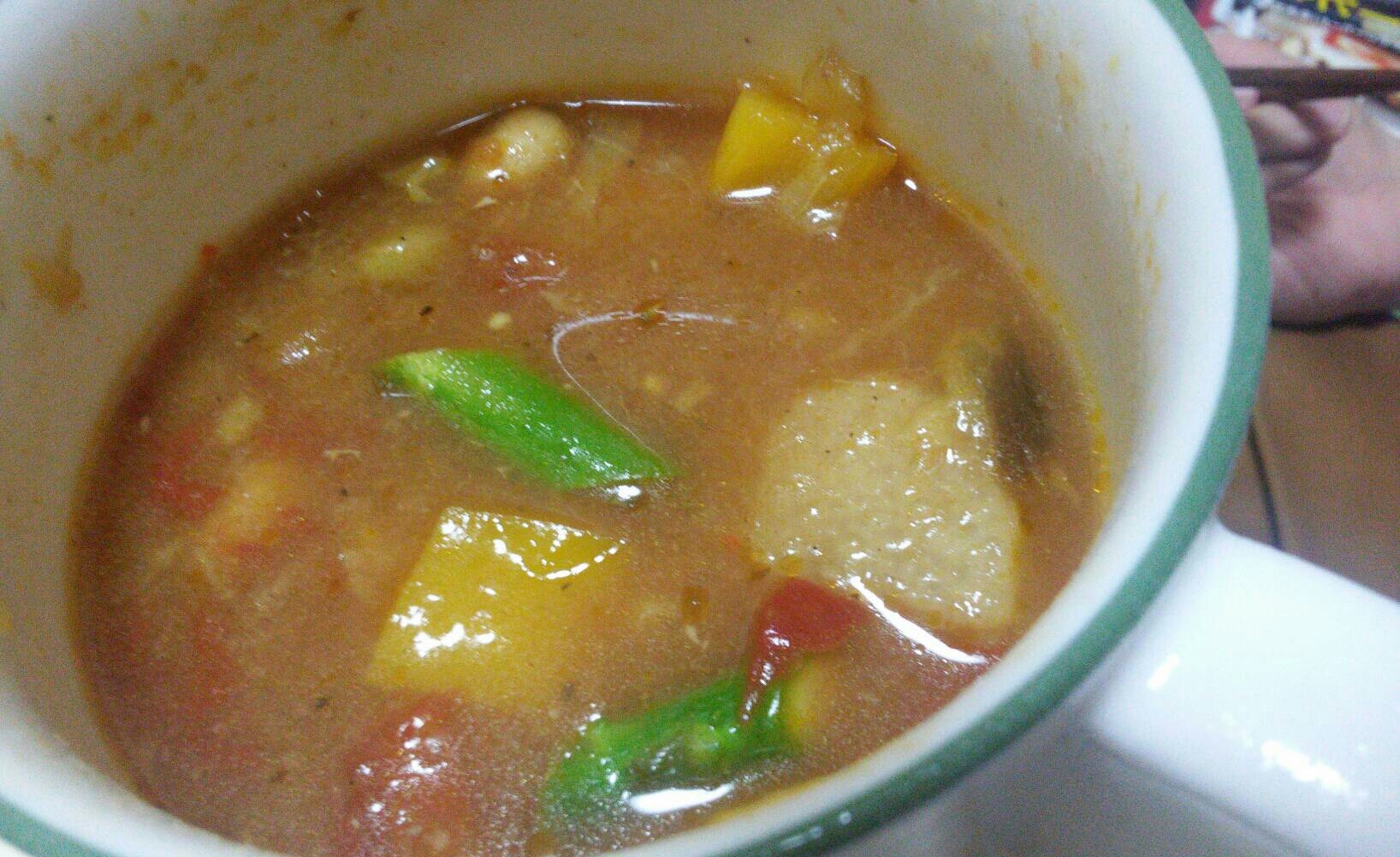 ジャガイモインゲン豆トマトのスープカレー