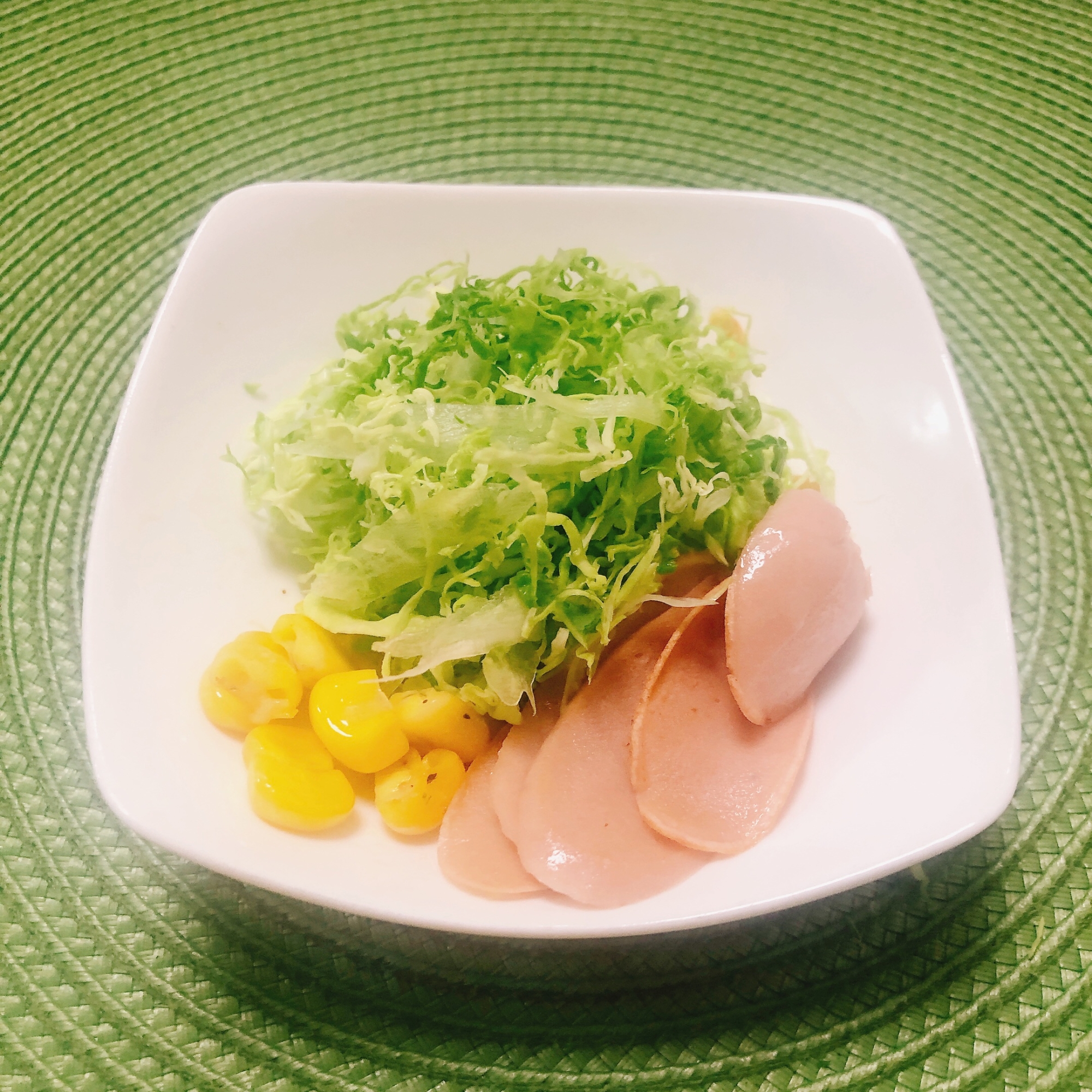 好きな常備で♪魚肉ソーセージコーンの簡単サラダ✧˖
