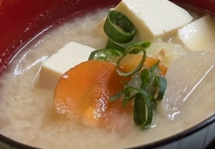 さつまいも粕汁。さつまいもで甘くて美味しい！