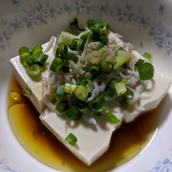 オリーブオイルと醤油で食べる 冷奴 レシピ 作り方 By ナッツチョコレート 楽天レシピ オリーブオイルと醤油で食べる 冷奴 レシピ 作り方 By ナッツチョコレート 楽天レシピ